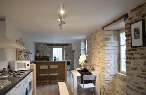 Curvalle Apartment | Gite Dans Maison Pour 2 Pers axe Albi-millau Bord de L'eau Vallée du Tarn