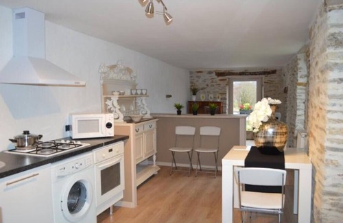 Curvalle Apartment | Gite Dans Maison Pour 2 Pers axe Albi-millau Bord de L'eau Vallée du Tarn