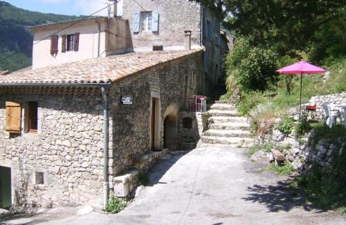 Ponet-et-Saint-Auban Apartment | Gite De Pascal Et Virginie