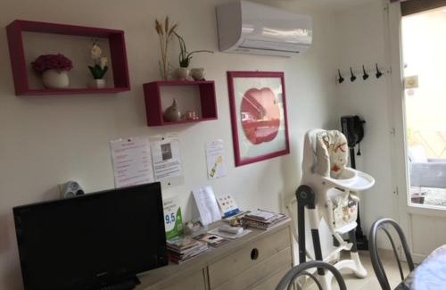 Ardentes House | Gite des 2 arbres de la sagesse , agréable chalet avec spa privatif