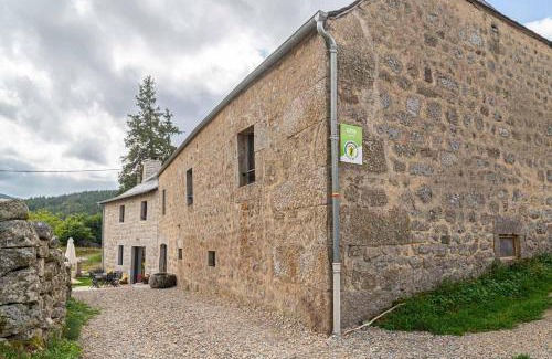 Saint-Laurent-de-Muret House | Gite des amandines