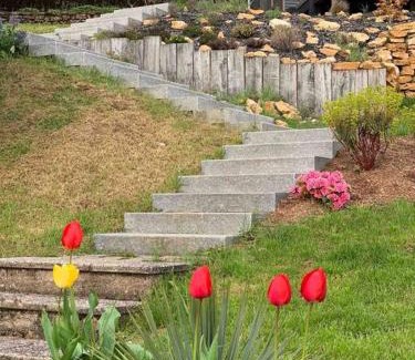 Montfaucon House | gite du château