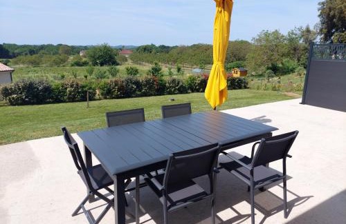 Salignac-Eyvignes House | Gite du chêne vert - Périgord