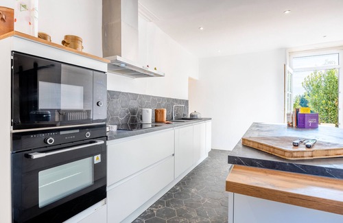 Champdeniers House | Gîte du Val d’Egray – Charming House with Garden in Champdeniers