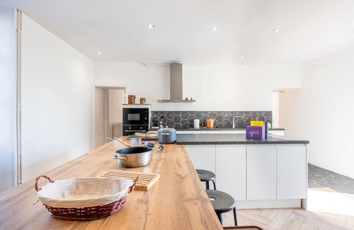 Champdeniers House | Gîte du Val d’Egray – Charming House with Garden in Champdeniers