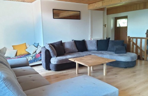 Saint-Jacques-des-Blats Cottage | Gite for 10 people in a quiet location 13 minutes from the slopes