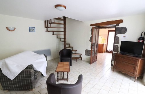Fontanges Cottage | Gite Fontanges, 2 bedrooms, 4 persons