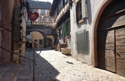 Riquewihr Apartment | Gite for 4-6 people Alsatian house in the center of Riquewihr