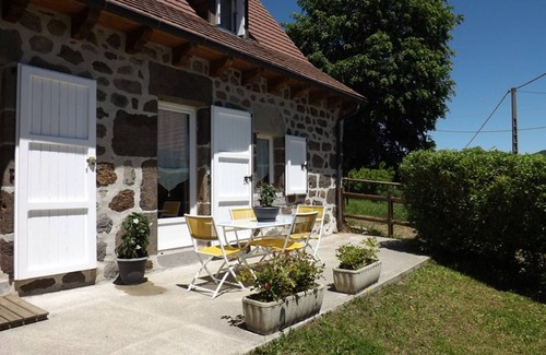 Saint-Cirgues-de-Jordanne Cottage | Gite Saint-Cirgues-de-Jordanne, 2 bedrooms, 4 persons