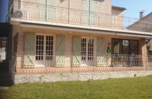 Aubagne House | GITE HISTOIRE DE FAMILLE