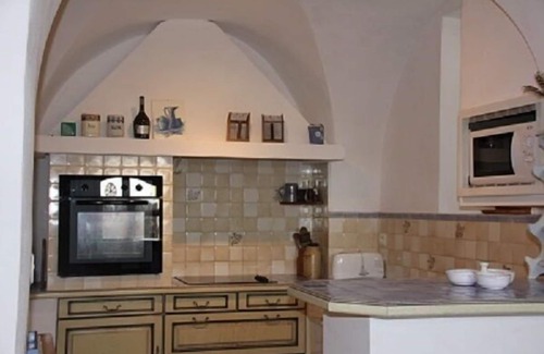 Peypin-d'Aigues Apartment | Gite in a property of 12 hectares among 5 cottages in the Luberon with swimming pool