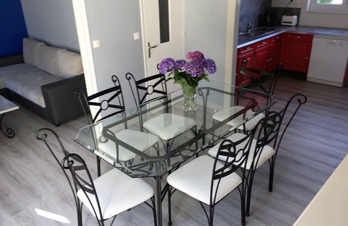 Fecamp House | GITE IN A QUIET AREA A FEW STEPS FROM THE AQUATIC CENTER AND SHOPS