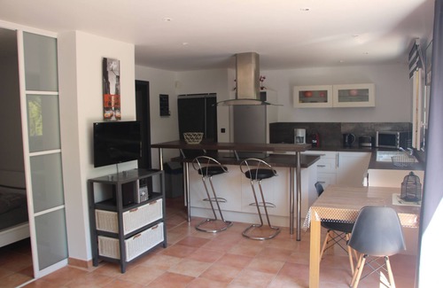 La Cadiere-d'Azur Villa | Gite in luxury house with air conditioning, private heated pool, housekeeping included.