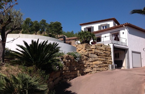 La Cadiere-d'Azur Villa | Gite in luxury house with air conditioning, private heated pool, housekeeping included.