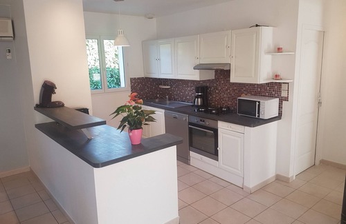 Malaucene Villa | Gite in Provence, 8 people, air conditioning, internet, private pool