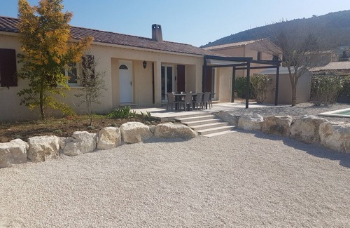Malaucene Villa | Gite in Provence, 8 people, air conditioning, internet, private pool