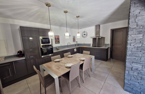 Aureille House | Gite in the heart of the Alpilles - lemasdeslauriers@gmail.com