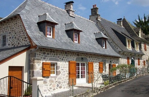 Jou-sous-Monjou Cottage | Gite Jou-sous-Monjou, 4 bedrooms, 9 persons