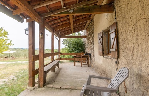 Bessas Cottage | Gîte 'La Bergerie - Le Mas De Peyraube' with shared pool, communal garden and Wi-Fi