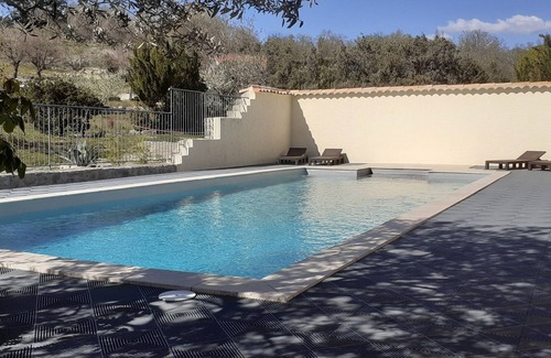 Joyeuse Cottage | Gîte la FENIERE * in stone farmhouse, nature and calm, heated swimming pool