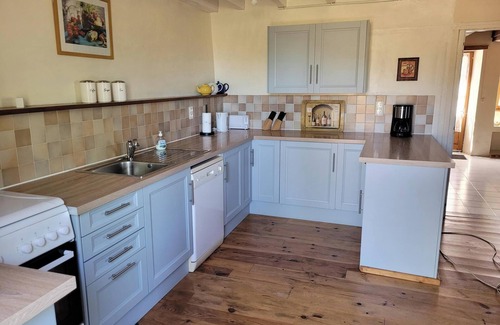 Saint-Saud-Lacoussiere House | Gite La Vigne; charming authentic renovated farmhouse in Dordogne