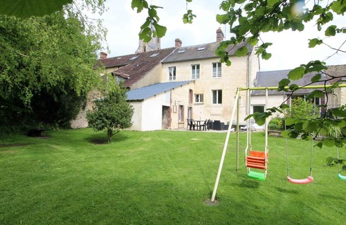 La Mesniere Cottage | Gite La Mesnière, 4 bedrooms, 12 persons