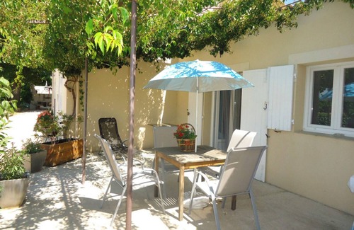 Greoux-les-Bains House | Gîte "La Miellerie" with Shared Pool, Private Terrace, and Air Conditioning