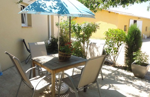 Greoux-les-Bains House | Gîte "La Miellerie" with Shared Pool, Private Terrace, and Air Conditioning