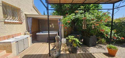 Draguignan House | gite LAPAZ/jacuzzi privé/piscine