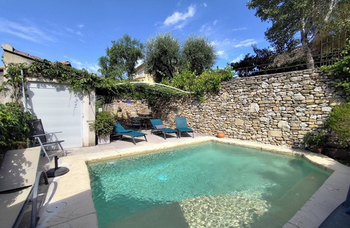 Robion House | Gîte le chat vert. The most beautiful villages in France