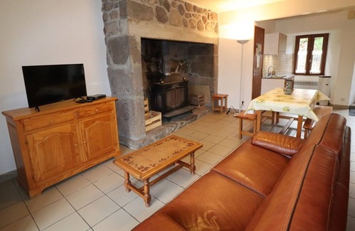 Le Claux Cottage | Gite Le Claux, 2 bedrooms, 4 persons