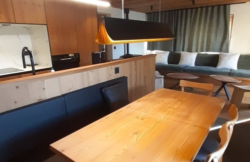 Saint-Jean-de-Sixt Apartment | Gîte Le Corti - Chalet ARAVIS COSY with spa and summer pool