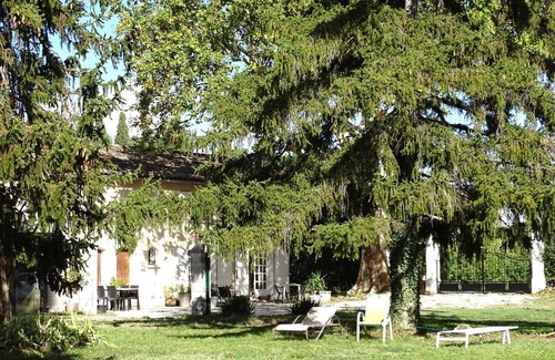 Cabannes Cottage | Gîte 'Le Gite Au Coin Du Feu' with Private Terrace, Wi-Fi and Air Conditioning