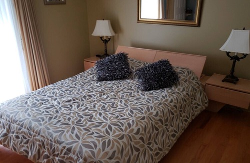 Mauricie Bed & Breakfast | Gîte le Grandelinois - La Bolduc - Room with Queen bed