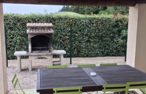 Carpentras Apartment | GITE LES OLIVIERS 6/8 PERSONS
