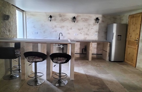 Fonroque House | Gite les Roches in Eymet, Dordogne, with swimming pool, sleeps 15.