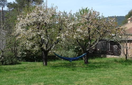 Nans-les-Pins Apartment | Gite Linaye in the Sainte Baume massif