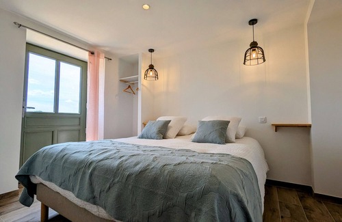 Lureuil Cottage | Gite Lureuil, 4 bedrooms, 15 persons