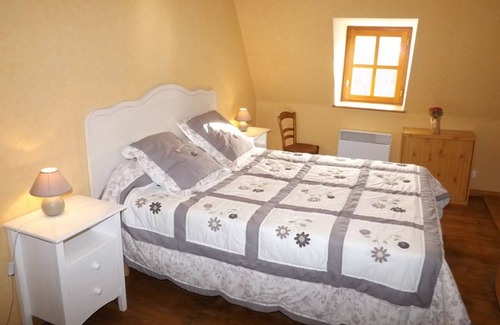 Mandailles-Saint-Julien Cottage | Gite Mandailles-Saint-Julien, 3 bedrooms, 7 persons