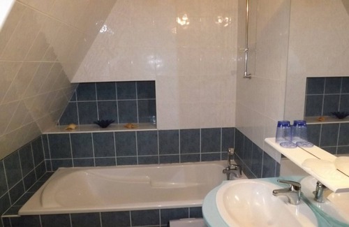 Mandailles-Saint-Julien Cottage | Gite Mandailles-Saint-Julien, 3 bedrooms, 7 persons