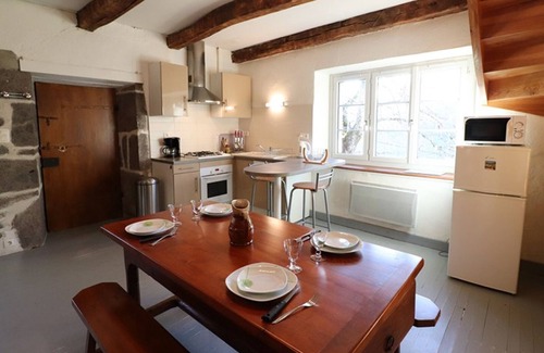 Mandailles-Saint-Julien Cottage | Gite Mandailles-Saint-Julien, 2 bedrooms, 4 persons