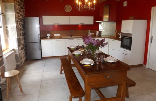 Mandailles-Saint-Julien Cottage | Gite Mandailles-Saint-Julien, 3 bedrooms, 6 persons