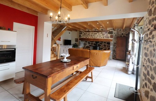 Mandailles-Saint-Julien Cottage | Gite Mandailles-Saint-Julien, 3 bedrooms, 6 persons