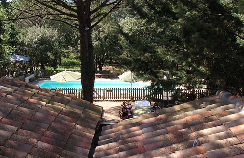 Vers-Pont-du-Gard Ski Chalet | Gite Marius Vers Pont du Gard en Provence, river and swimming pool