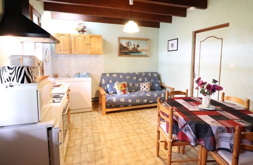 Maurs Cottage | Gite Maurs, 1 bedroom, 3 persons