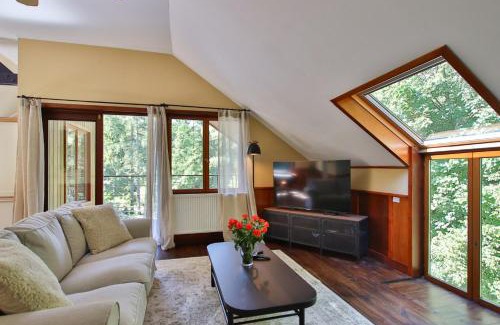 Biron House | Gite Moments à Soy - Maisons Paladins