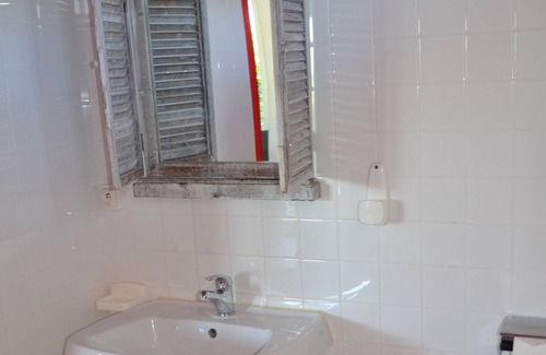 Verruyes House | GITE N ° 12 WITHIN A GITE VILLAGE WITH HEATED POOL AND JACUZZI