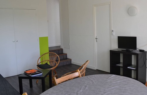 Verruyes House | GITE N ° 8 INSIDE A GITE VILLAGE WITH WARM POOL AND JACUZZI