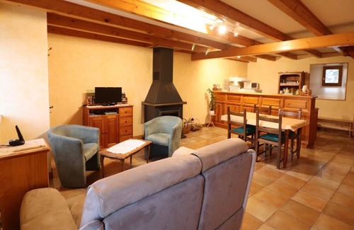 Neussargues-Moissac Cottage | Gite Neussargues en Pinatelle, 2 bedrooms, 4 persons