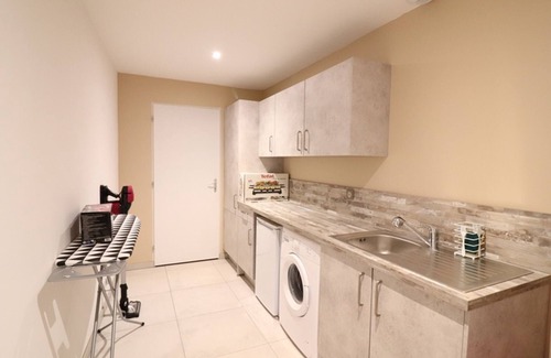 Neussargues-Moissac Cottage | Gite Neussargues en Pinatelle, 3 bedrooms, 6 persons